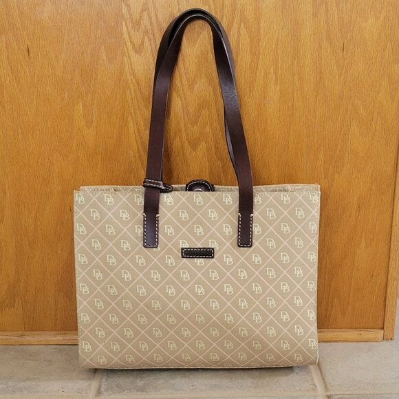 Dooney & Bourke East/West Tote Handbag in Tan/Beige with Brown Leather Straps - Picture 1 of 14